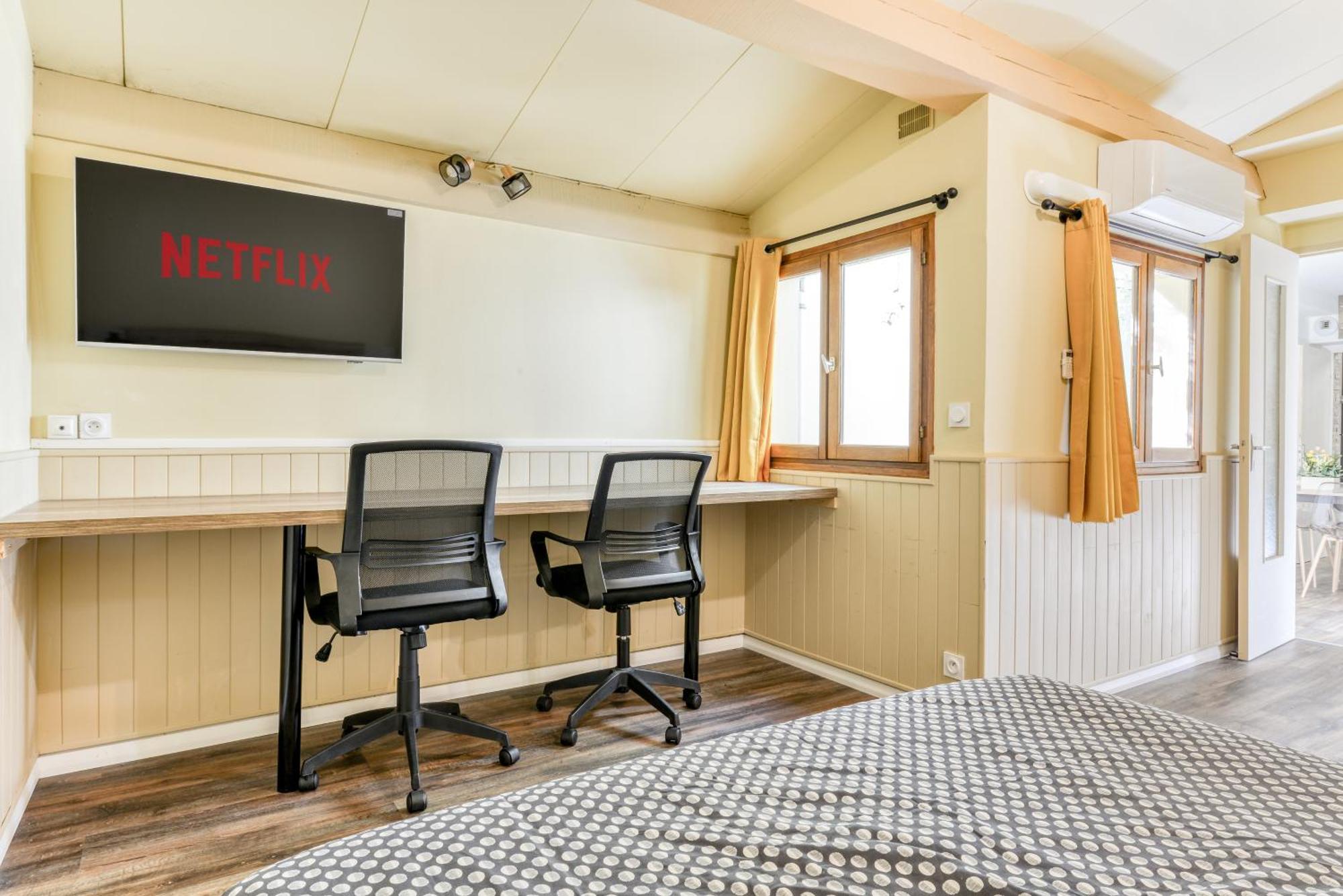 קרקסון Cote Palais Avec Climatisation - Fibre & Netflix - Spacieux En Rez-De-Chaussee מראה חיצוני תמונה
